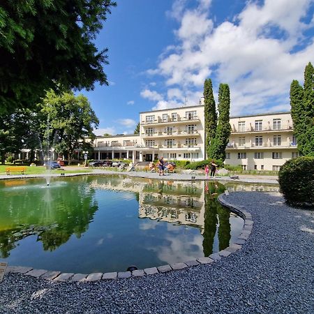 Hotel Palace - Kupele Sliač Zewnętrze zdjęcie