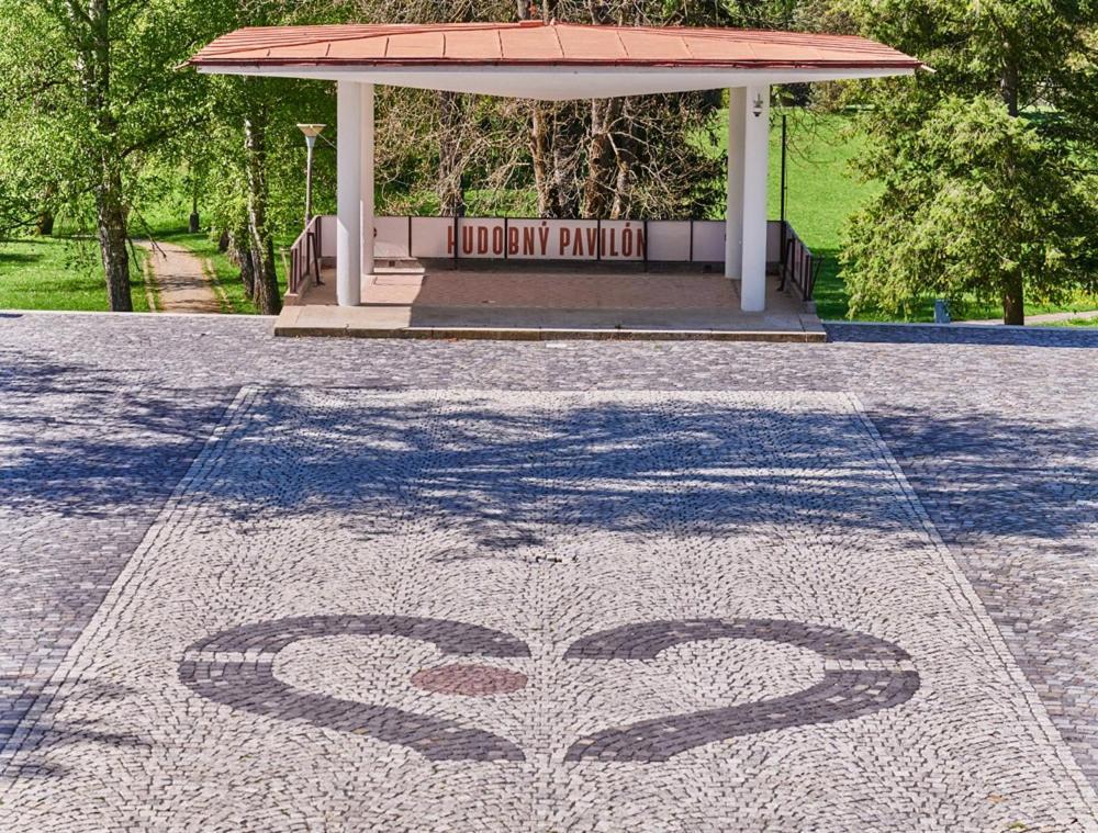 Hotel Palace - Kupele Sliač Zewnętrze zdjęcie
